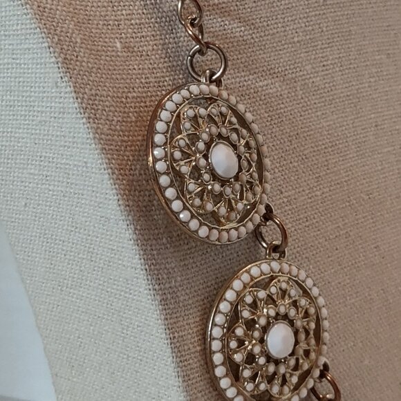 Vtg Gold Tone Bib Necklace White Lucite Medallions J. Crew Style - Picture 6 of 8
